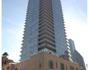 310 East 53rd St - Photo Thumbnail 10