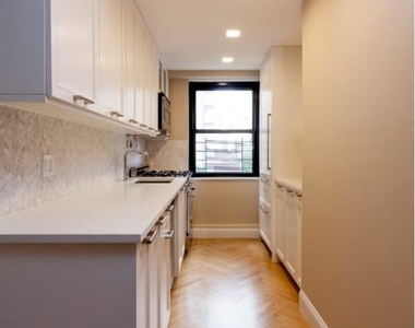 305 East 86th Street - Photo Thumbnail 1