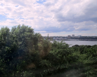 Riverside Drive - Photo Thumbnail 1