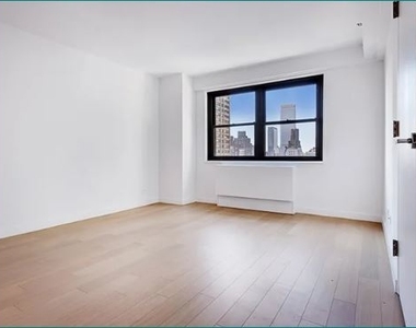 222 East 39th Street - Photo Thumbnail 3