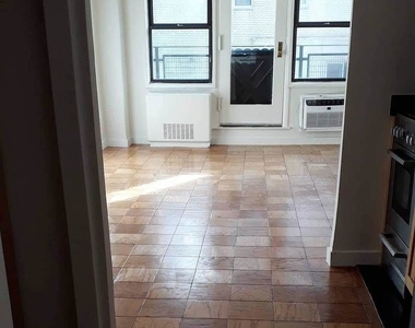 236 East 36th Street - Photo Thumbnail 4