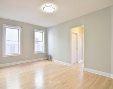 546 w 180th St [JN12/10] - Photo Thumbnail 2