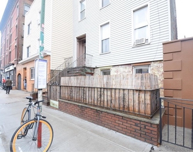 560 Lorimer St - Photo Thumbnail 10