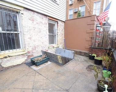 560 Lorimer St - Photo Thumbnail 9