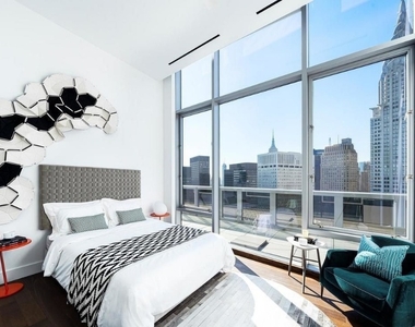  222 East 44th Street - Photo Thumbnail 8