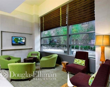 515 West 52nd St - Photo Thumbnail 7