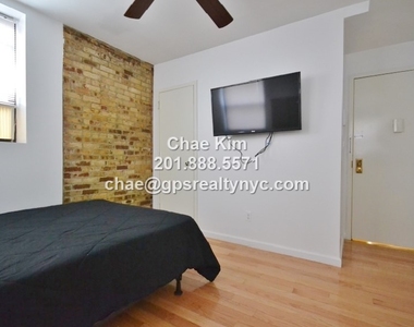 201 West 76th Street - Photo Thumbnail 1