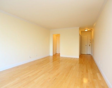 792 Columbus Ave - Photo Thumbnail 2