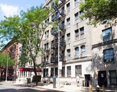 341 West 45th Street - Photo Thumbnail 4