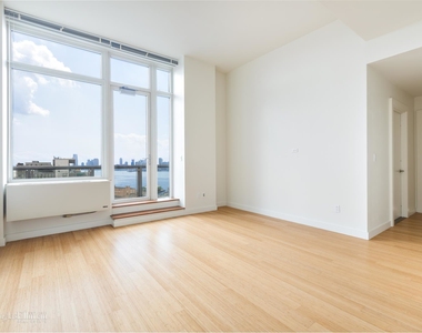 450 West 17th St - Photo Thumbnail 2