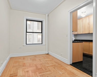 147 West 79th St - Photo Thumbnail 3