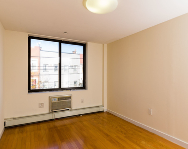 924 Metropolitan Ave  - Photo Thumbnail 2