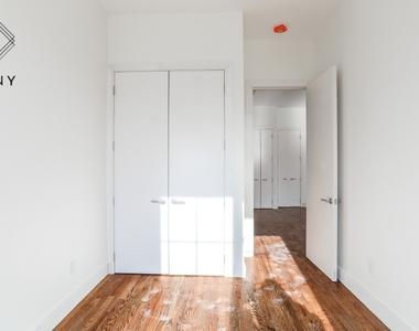 488 Lefferts Avenue - Photo Thumbnail 7