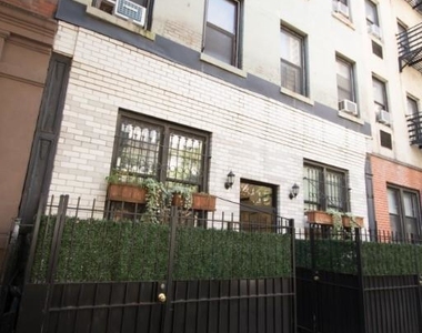 420 East 83rd Street - Photo Thumbnail 15