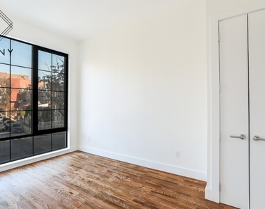 486 Lefferts Avenue - Photo Thumbnail 3