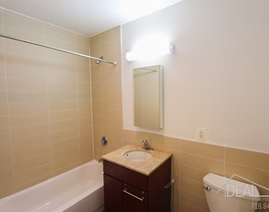 934 Metropolitan Ave - Photo Thumbnail 6