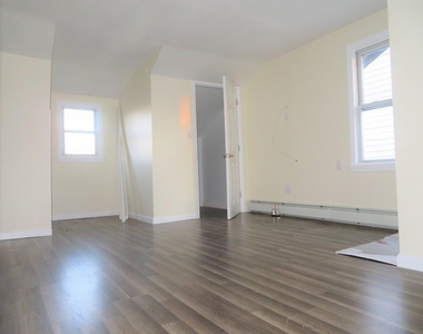 1478 Brooklyn Avenue - Photo Thumbnail 9