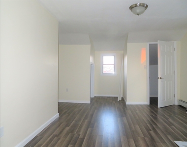 1478 Brooklyn Avenue - Photo Thumbnail 11