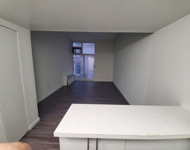 1 bed with terrace Fulton street!!! - Photo Thumbnail 2