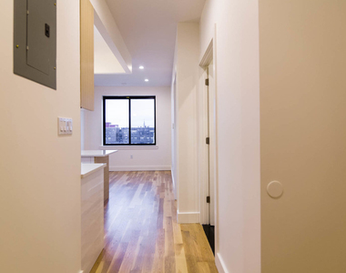 818 Lexington Ave - Photo Thumbnail 2