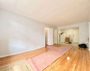 130 East 18th Street - Photo Thumbnail 2