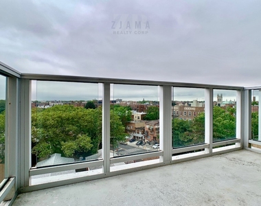 601 Ocean Parkway - Photo Thumbnail 4