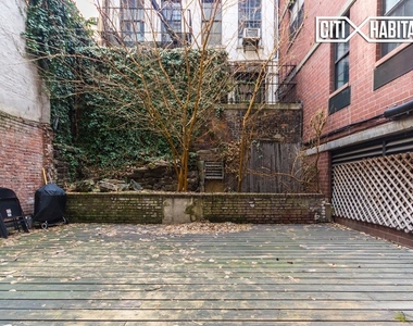 220 West 14th Street - Photo Thumbnail 3