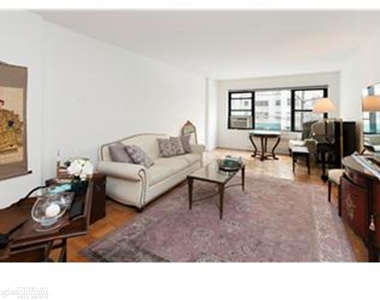 412 East 55th St - Photo Thumbnail 1