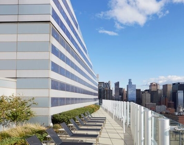 601 West 57th Street - Photo Thumbnail 4