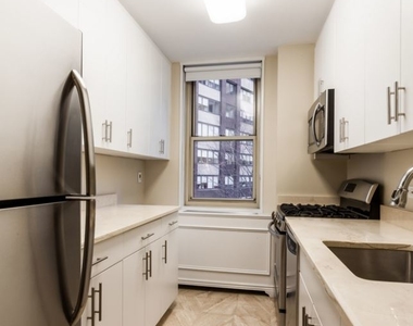 30 West 63rd St - Photo Thumbnail 4