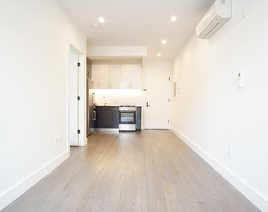 824 St Johns Pl - Photo Thumbnail 4