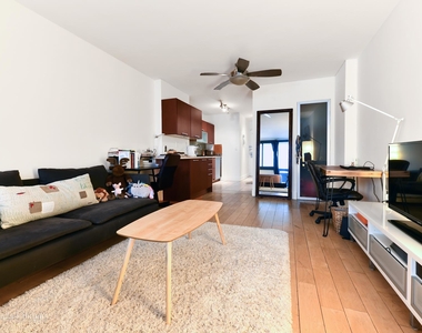 347 West 57th St - Photo Thumbnail 3