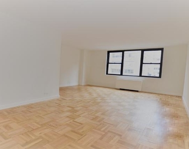  East 55 Street, 1BR 873sq - Photo Thumbnail 0