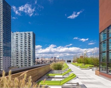 47th Ave Long Island City - Photo Thumbnail 7