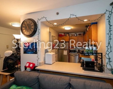 2550 Crescent St - Photo Thumbnail 8