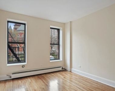 17 Greenwich Ave - Photo Thumbnail 2