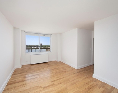 424 West End Avenue - Photo Thumbnail 1