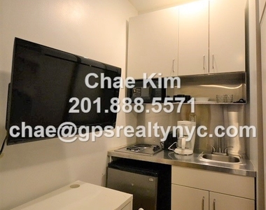 143 East 30th Street - Photo Thumbnail 2