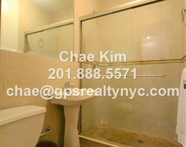 143 East 30th Street - Photo Thumbnail 3