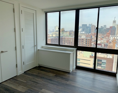 520 West 43rd Street - Photo Thumbnail 7