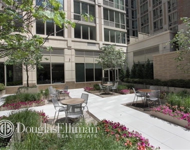 1510 Lexington Avenue - Photo Thumbnail 4