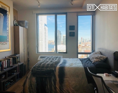 325 Kent Avenue - Photo Thumbnail 4