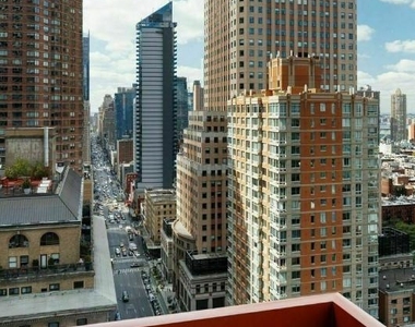  West 52nd Street - Photo Thumbnail 7