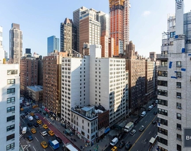 East 57th Street - Photo Thumbnail 16