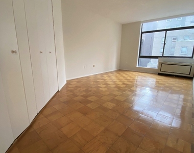 303 East 43rd street - Photo Thumbnail 3