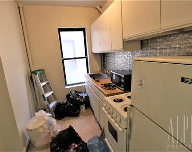 324 East 19th Street - Photo Thumbnail 5