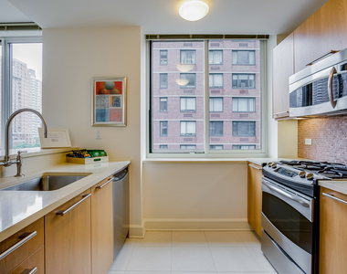 400 West 63rd Street - Photo Thumbnail 1