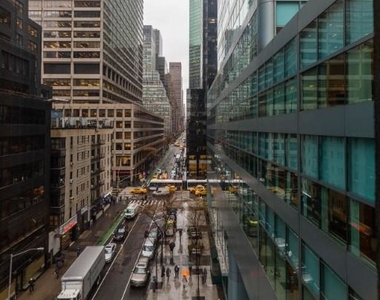 East 52nd Street - Photo Thumbnail 16