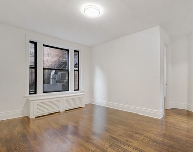 166 West 72 St - Photo Thumbnail 2