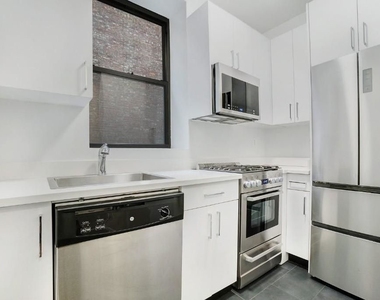 166 West 72 St - Photo Thumbnail 4